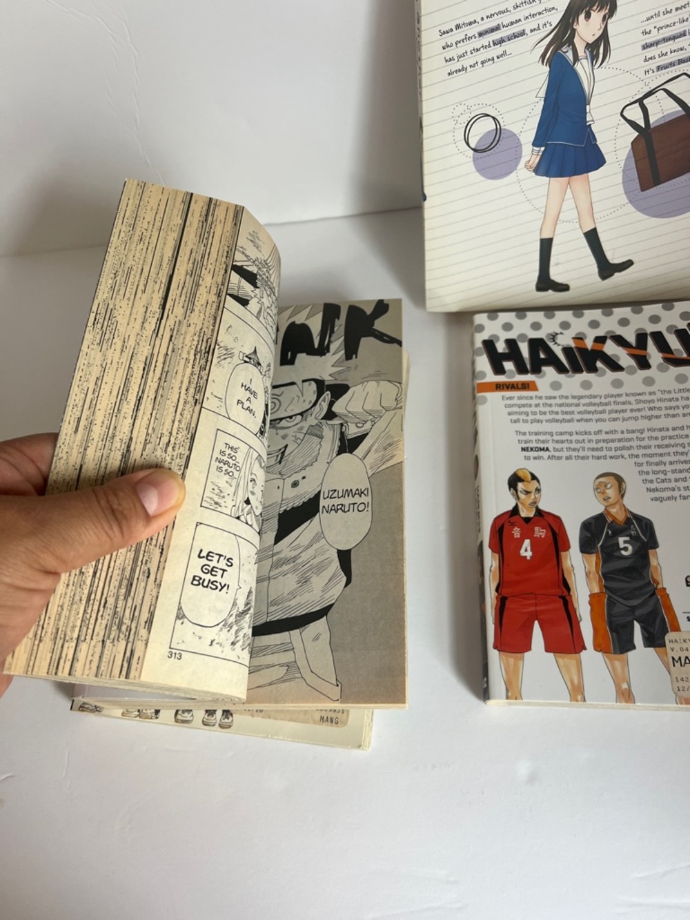 Set of 4 Manga Books - Naruto + Haikyu!! backs - Picture 7 of 8